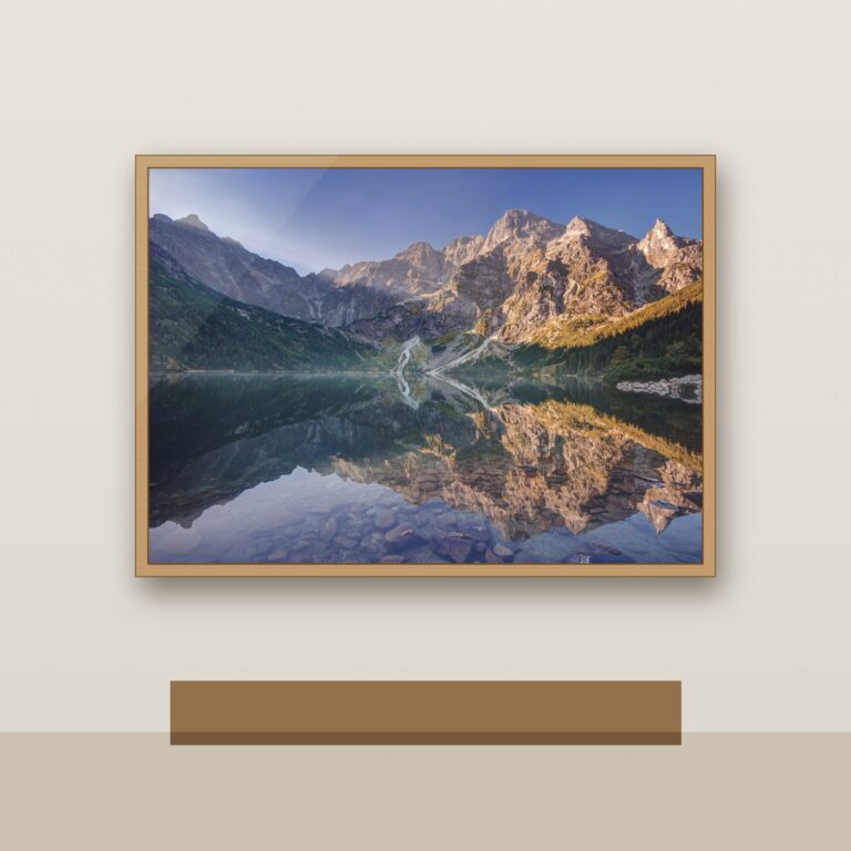 Plakat „Morskie Oko o poranku” w ramie – wizualizacja na ścianie