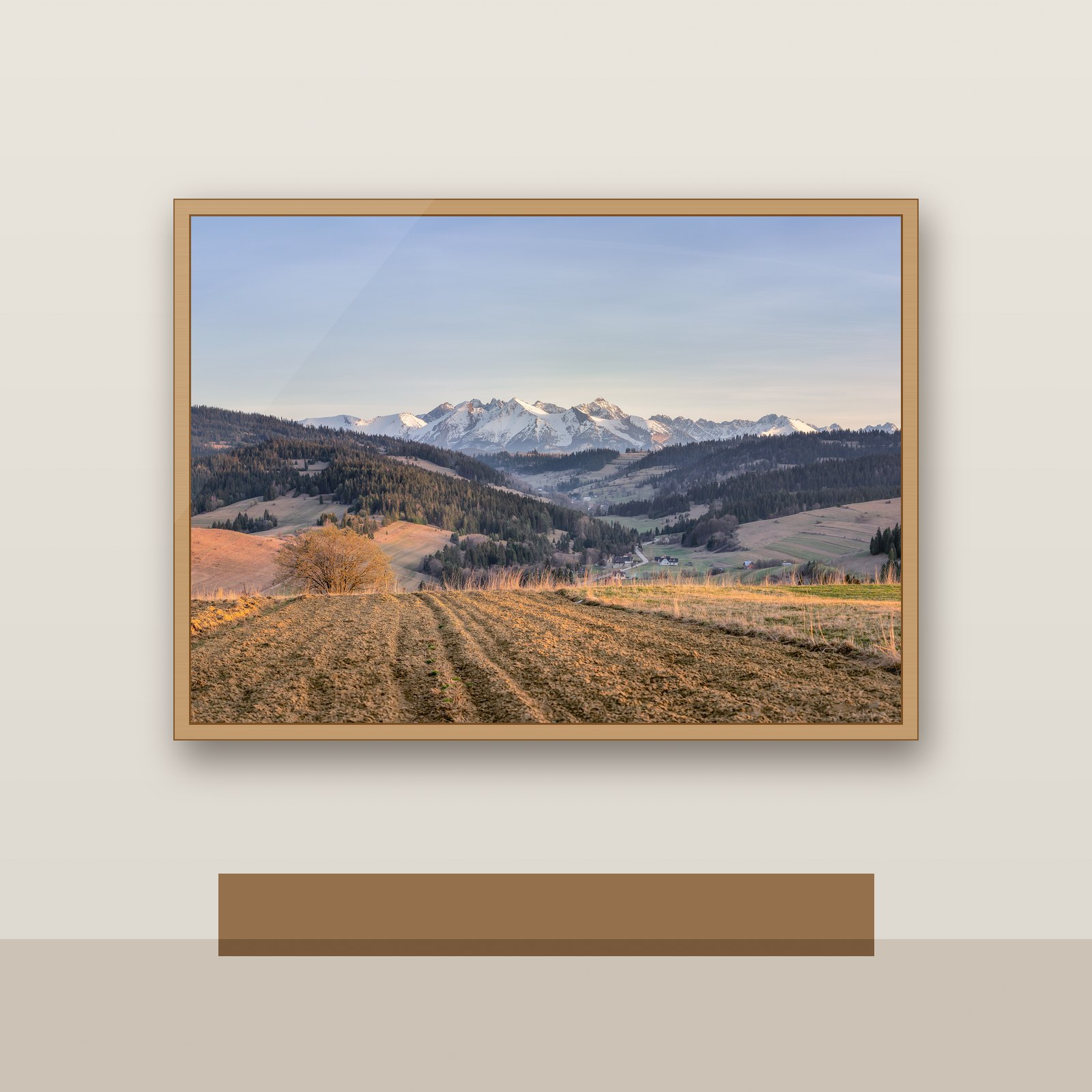 Plakat „Tatry z Polskiego Spiszu” w ramie – wizualizacja na ścianie