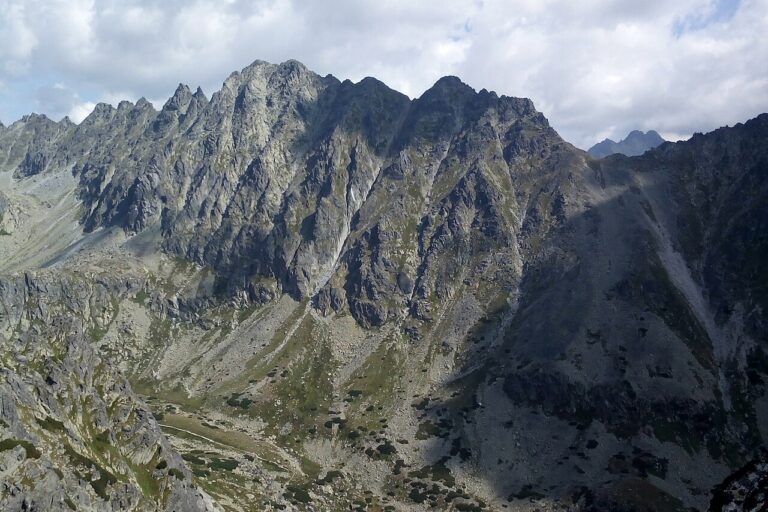 Pośrednia Baszta